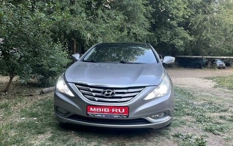 Hyundai Sonata VI, 2012 год, 1 550 000 рублей, 1 фотография