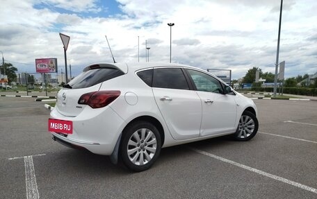 Opel Astra J, 2013 год, 1 350 000 рублей, 4 фотография