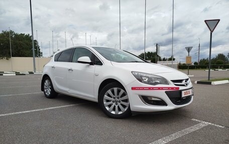 Opel Astra J, 2013 год, 1 350 000 рублей, 3 фотография