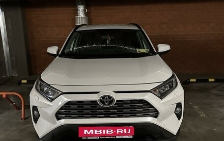 Toyota RAV4, 2020 год, 3 500 000 рублей, 2 фотография