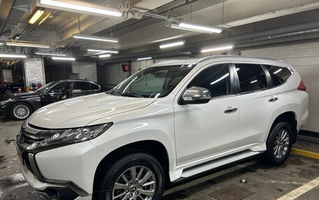 Mitsubishi Pajero Sport III рестайлинг, 2018 год, 3 390 000 рублей, 2 фотография