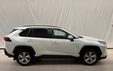 Toyota RAV4, 2019 год, 3 850 000 рублей, 4 фотография