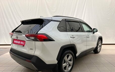 Toyota RAV4, 2019 год, 3 850 000 рублей, 5 фотография