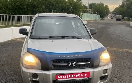 Hyundai Tucson III, 2008 год, 730 000 рублей, 2 фотография