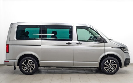 Volkswagen Multivan T6 рестайлинг, 2019 год, 5 990 000 рублей, 4 фотография