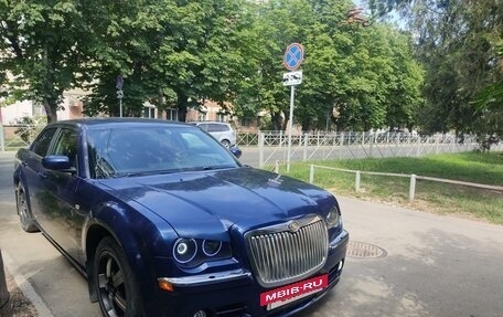 Chrysler 300C II, 2005 год, 760 000 рублей, 2 фотография