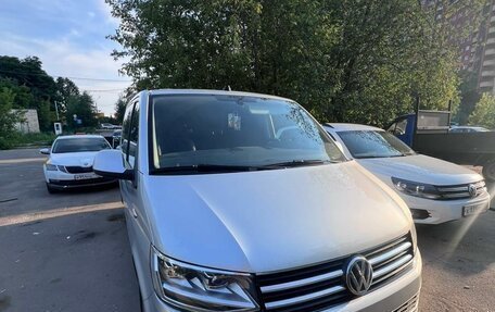 Volkswagen Caravelle T6 рестайлинг, 2018 год, 3 700 000 рублей, 2 фотография