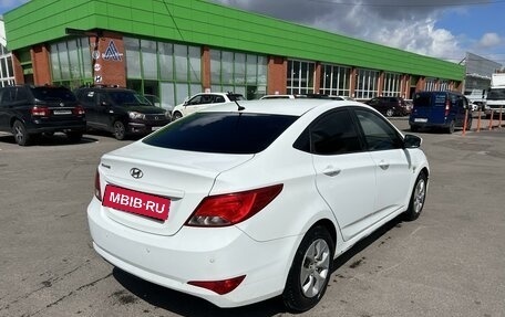 Hyundai Solaris II рестайлинг, 2016 год, 900 000 рублей, 5 фотография