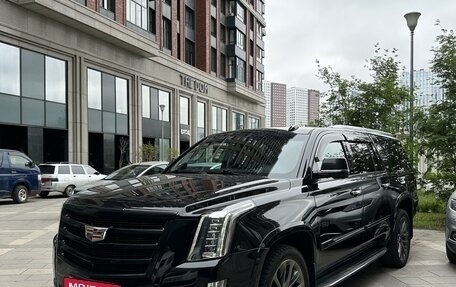 Cadillac Escalade IV, 2019 год, 5 750 000 рублей, 2 фотография