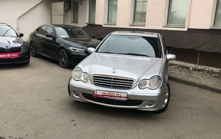 Mercedes-Benz C-Класс, 2004 год, 700 000 рублей, 3 фотография