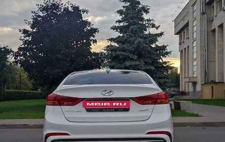 Hyundai Elantra VI рестайлинг, 2018 год, 1 800 000 рублей, 3 фотография