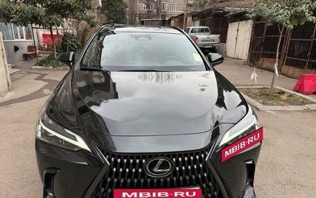 Lexus NX, 2021 год, 5 999 999 рублей, 12 фотография