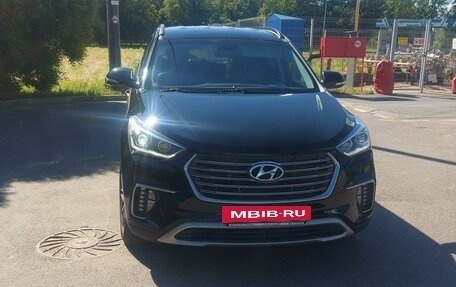 Hyundai Santa Fe III рестайлинг, 2018 год, 3 300 000 рублей, 9 фотография