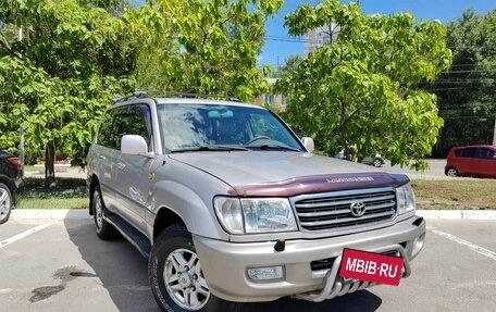 Toyota Land Cruiser 100 рестайлинг 2, 2001 год, 1 826 000 рублей, 3 фотография