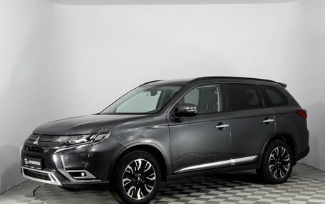 Mitsubishi Outlander III рестайлинг 3, 2022 год, 3 498 000 рублей, 1 фотография