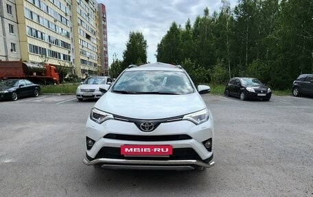 Toyota RAV4, 2018 год, 3 120 000 рублей, 2 фотография