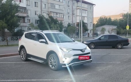 Toyota RAV4, 2018 год, 3 120 000 рублей, 5 фотография