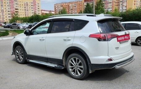 Toyota RAV4, 2018 год, 3 120 000 рублей, 11 фотография