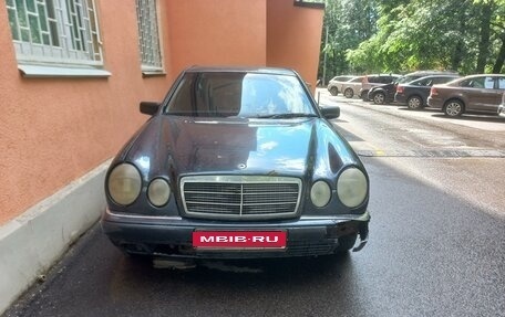 Mercedes-Benz E-Класс, 1998 год, 195 000 рублей, 1 фотография