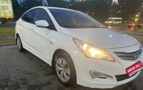 Hyundai Solaris II рестайлинг, 2015 год, 830 000 рублей, 4 фотография