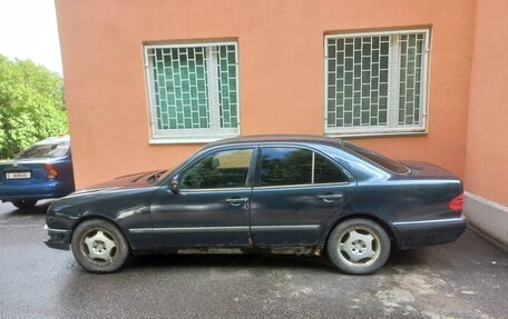 Mercedes-Benz E-Класс, 1998 год, 195 000 рублей, 3 фотография