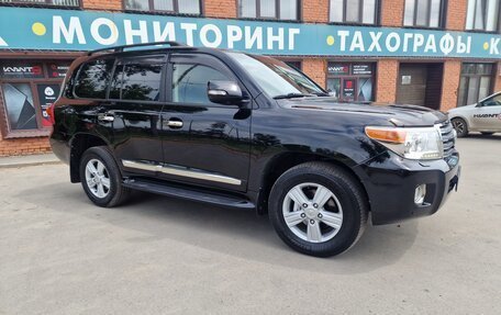 Toyota Land Cruiser 200, 2013 год, 3 999 000 рублей, 2 фотография