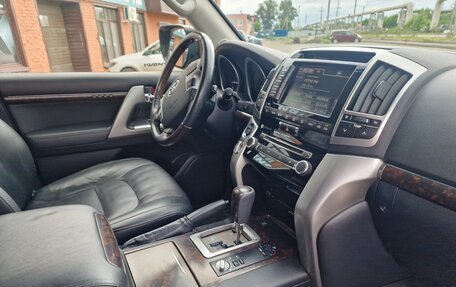 Toyota Land Cruiser 200, 2013 год, 3 999 000 рублей, 24 фотография