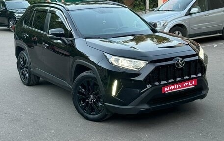 Toyota RAV4, 2021 год, 4 270 000 рублей, 2 фотография