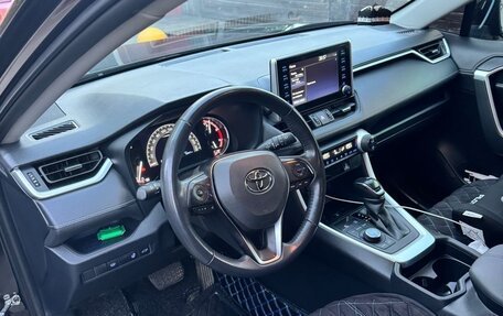 Toyota RAV4, 2021 год, 4 270 000 рублей, 9 фотография