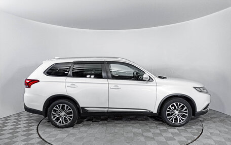 Mitsubishi Outlander III рестайлинг 3, 2017 год, 2 527 000 рублей, 4 фотография