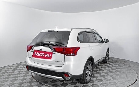 Mitsubishi Outlander III рестайлинг 3, 2017 год, 2 527 000 рублей, 5 фотография