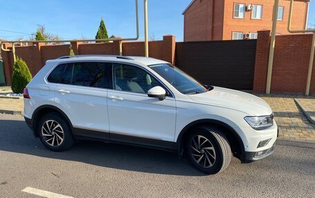 Volkswagen Tiguan II, 2018 год, 2 475 000 рублей, 8 фотография