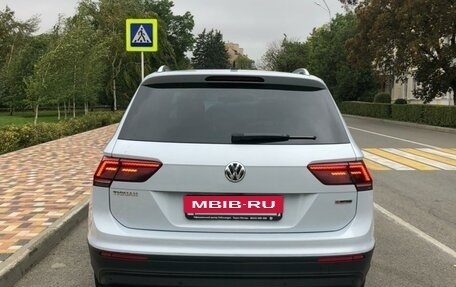 Volkswagen Tiguan II, 2018 год, 3 080 000 рублей, 5 фотография