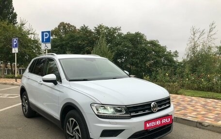 Volkswagen Tiguan II, 2018 год, 3 080 000 рублей, 2 фотография