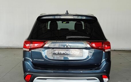 Mitsubishi Outlander III рестайлинг 3, 2020 год, 3 100 000 рублей, 6 фотография