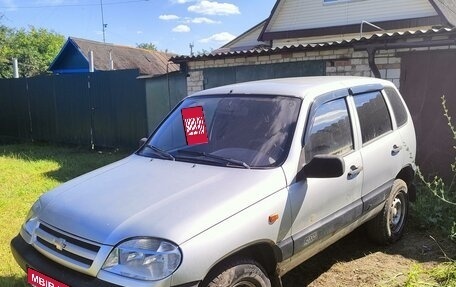 Chevrolet Niva I рестайлинг, 2004 год, 450 000 рублей, 1 фотография