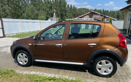 Renault Sandero I, 2014 год, 900 000 рублей, 3 фотография