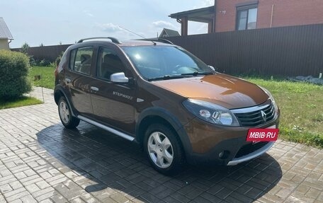 Renault Sandero I, 2014 год, 900 000 рублей, 2 фотография