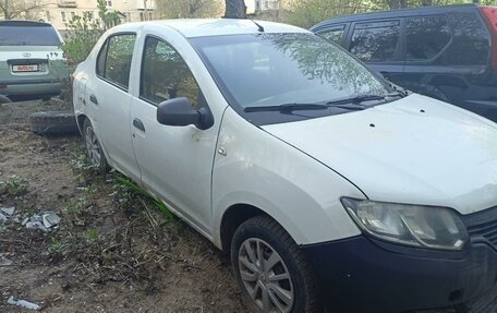 Renault Logan II, 2015 год, 330 000 рублей, 1 фотография