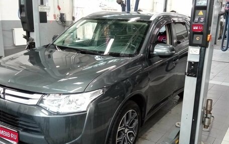 Mitsubishi Outlander III рестайлинг 3, 2014 год, 1 544 000 рублей, 1 фотография