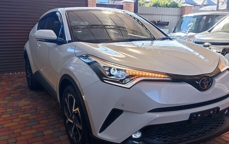 Toyota C-HR I рестайлинг, 2018 год, 2 248 000 рублей, 3 фотография