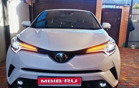 Toyota C-HR I рестайлинг, 2018 год, 2 248 000 рублей, 4 фотография