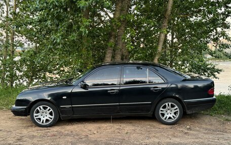 Mercedes-Benz E-Класс, 1999 год, 270 000 рублей, 3 фотография