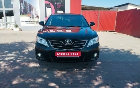 Toyota Camry, 2011 год, 1 550 000 рублей, 2 фотография