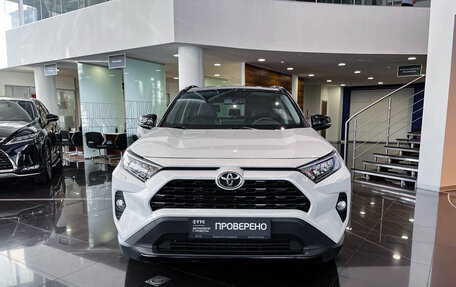 Toyota RAV4, 2021 год, 3 749 000 рублей, 2 фотография