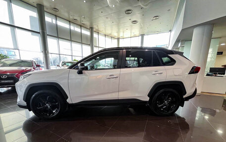 Toyota RAV4, 2021 год, 3 749 000 рублей, 8 фотография