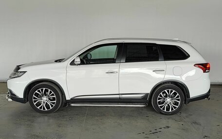 Mitsubishi Outlander III рестайлинг 3, 2017 год, 2 565 000 рублей, 8 фотография