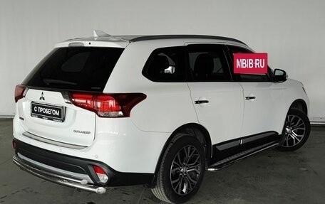 Mitsubishi Outlander III рестайлинг 3, 2017 год, 2 565 000 рублей, 5 фотография