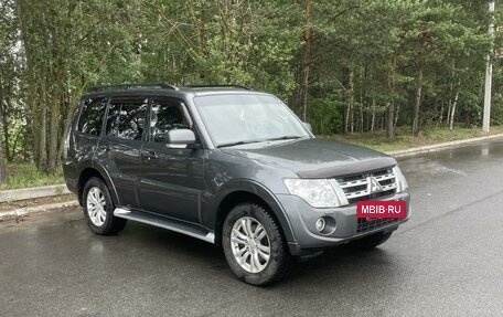 Mitsubishi Pajero IV, 2014 год, 2 650 000 рублей, 3 фотография