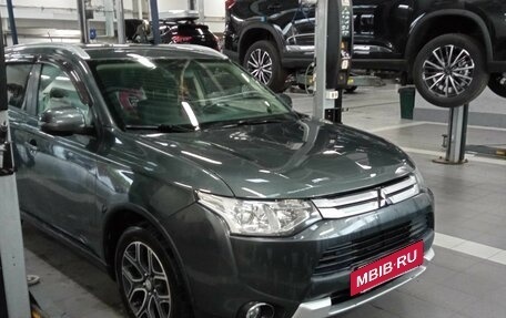 Mitsubishi Outlander III рестайлинг 3, 2014 год, 1 544 000 рублей, 2 фотография